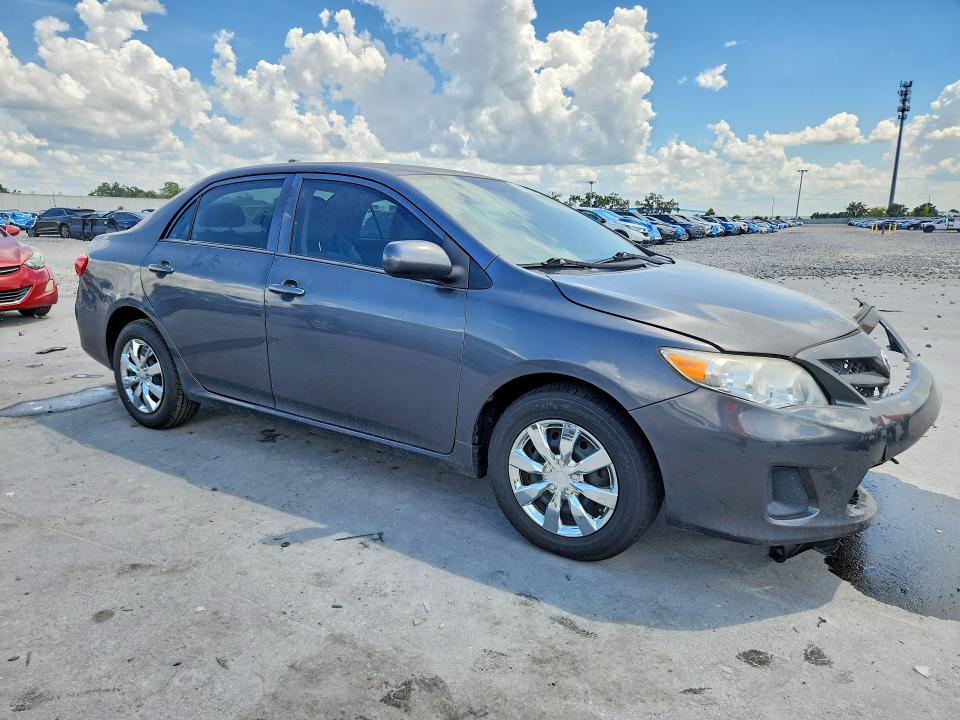 Photo 4 from auction – 2013 TOYOTA COROLLA with VIN 2T1BU4EE6DC998658