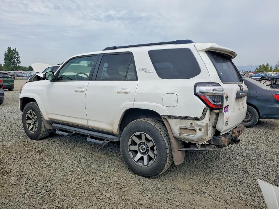 Photo 2 from auction – 2019 TOYOTA 4RUNNER with VIN JTEBU5JR5K5629648