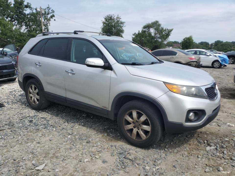 Photo 4 from auction – 2013 KIA SORENTO with VIN 5XYKTDA62DG355570