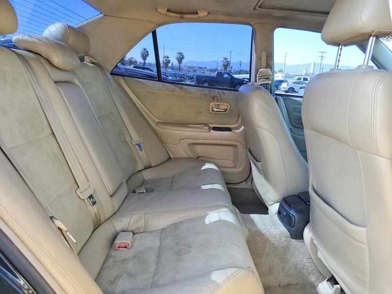 Photo 10 from auction – 2001 LEXUS IS with VIN JTHBD182310016119