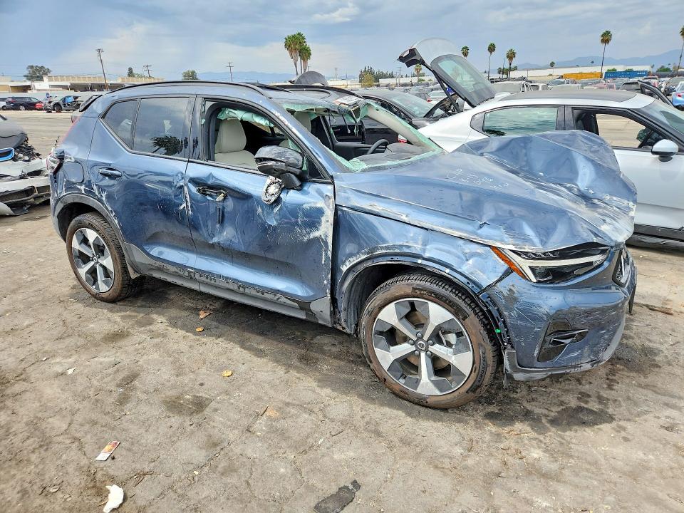 Photo 4 from auction – 2026 VOLVO XC40 with VIN YV4L12UC3T2805460