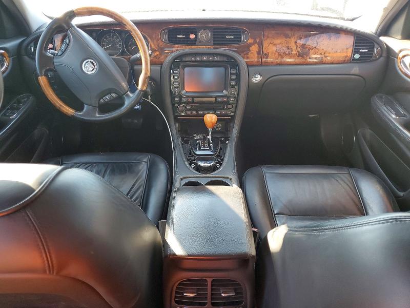 Photo 8 from auction – 2009 JAGUAR XJ8 with VIN SAJWA79B99SH31570