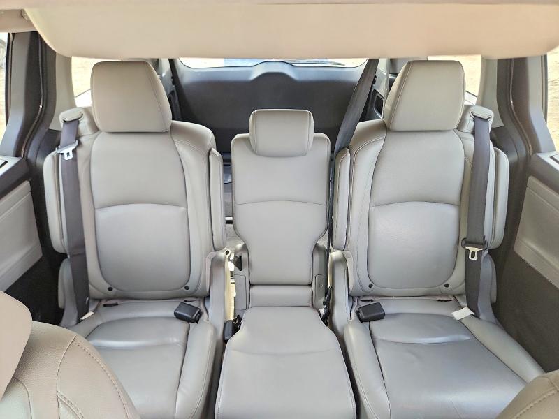 Photo 10 from auction – 2018 HONDA ODYSSEY with VIN 5FNRL6H78JB070853
