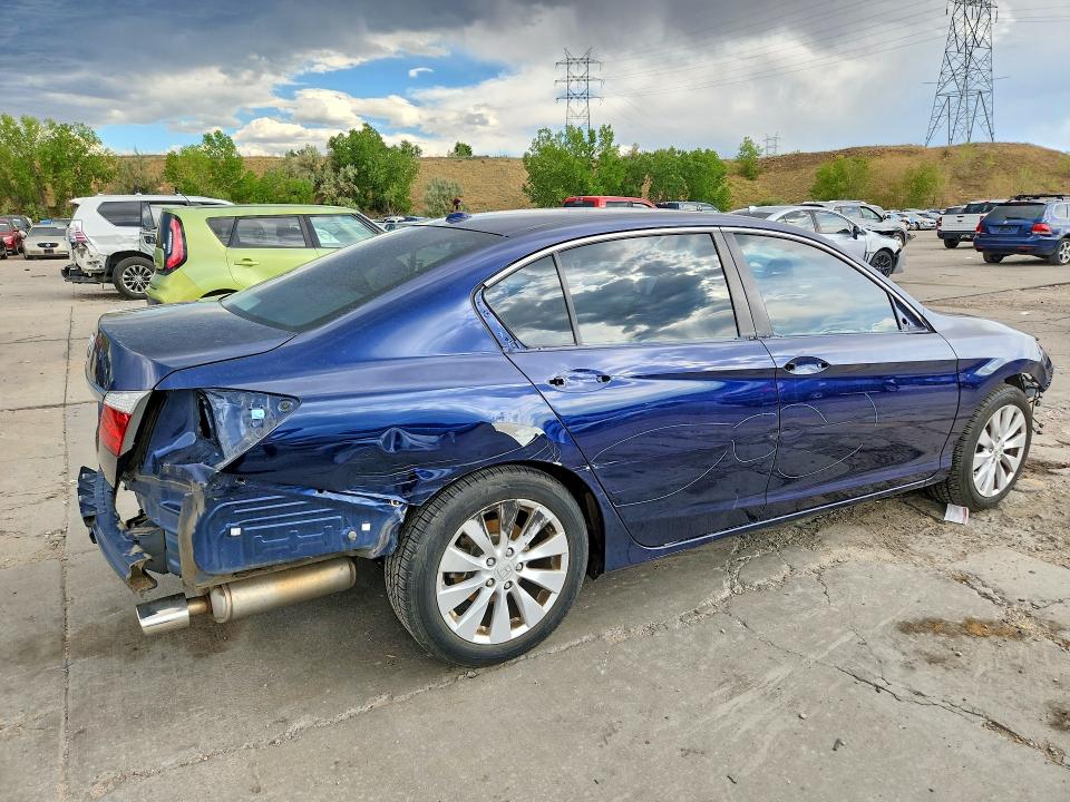 Photo 3 from auction – 2015 HONDA ACCORD with VIN 1HGCR2F82FA154953