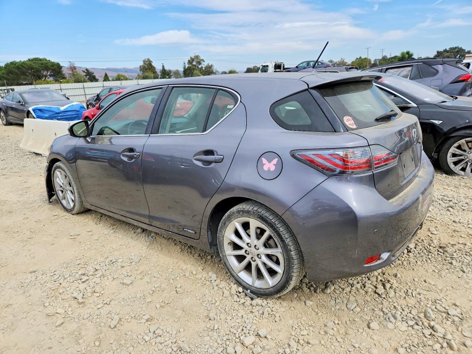 Photo 2 from auction – 2013 LEXUS CT with VIN JTHKD5BH0D2132388