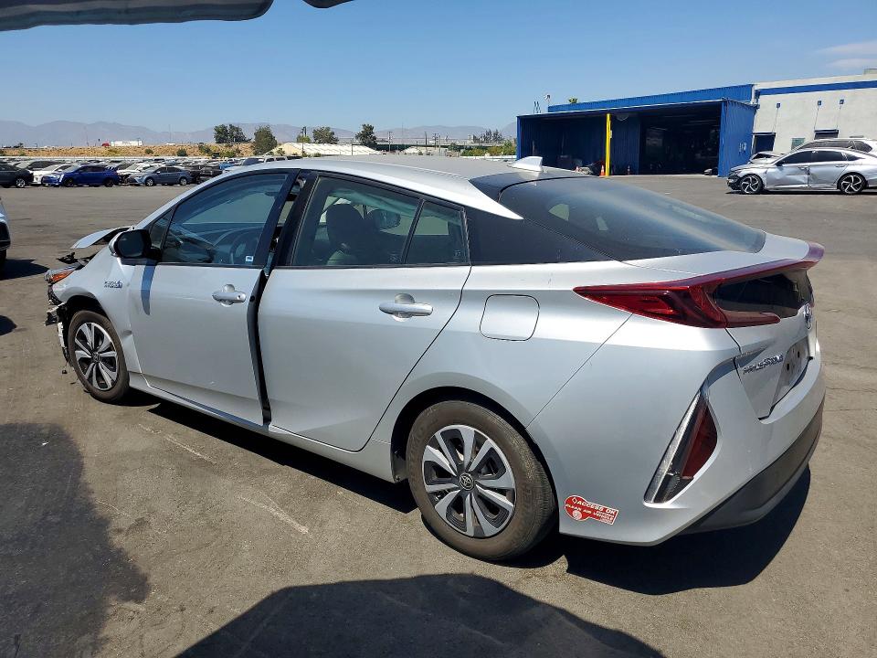 Photo 2 from auction – 2017 TOYOTA PRIUS PRIME with VIN JTDKARFP7H3054078