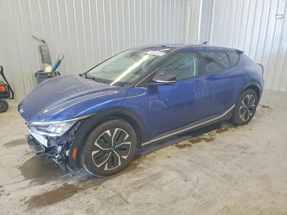 KIA EV6 2023 with VIN KNDC34LA4P5603322 - Photo from auction