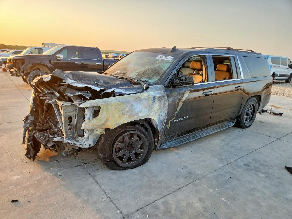 CHEVROLET SUBURBAN 2018 with VIN 1GNSCHKC2JR127083 - Photo from auction