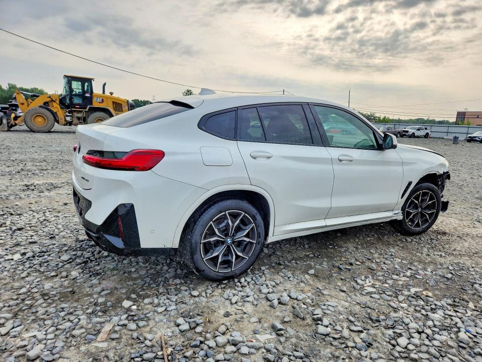 Photo 3 from auction – 2025 BMW X4 with VIN 5UX33DT08S9Y61527