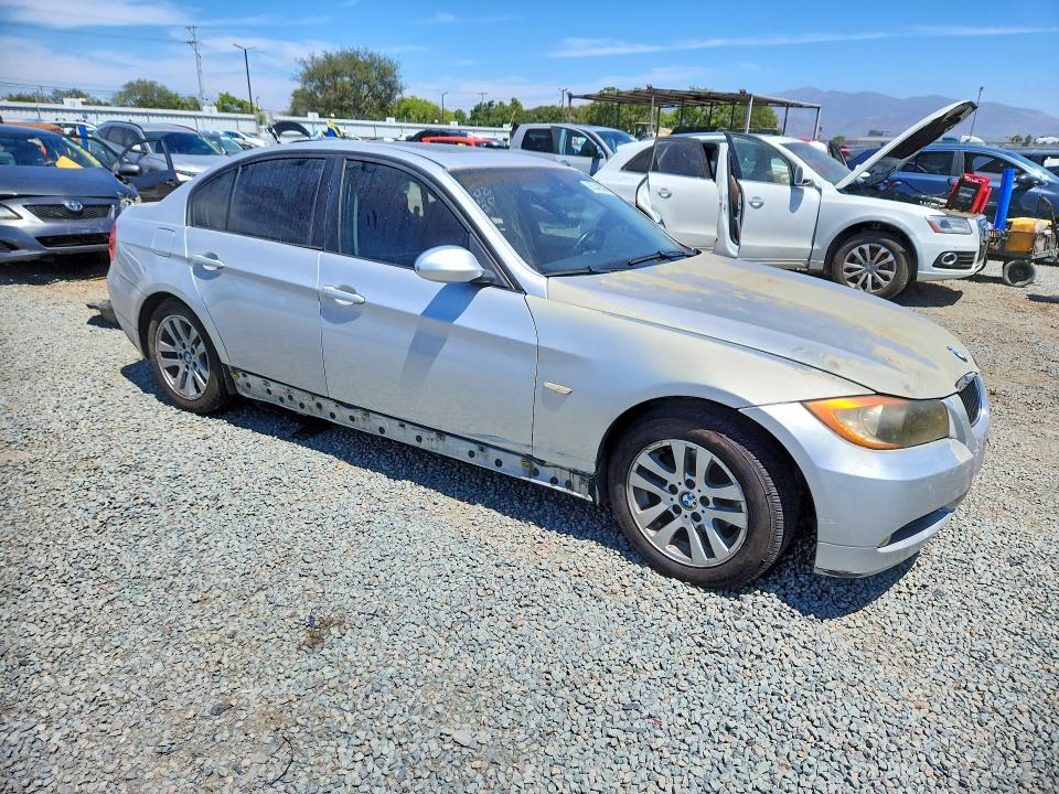 Photo 4 from auction – 2007 BMW 328 with VIN WBAVC535X7FZ72811
