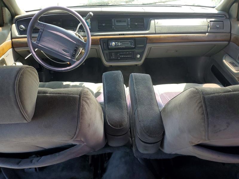 Photo 8 from auction – 1993 FORD CROWN VICTORIA with VIN 2FALP74WXPX134533