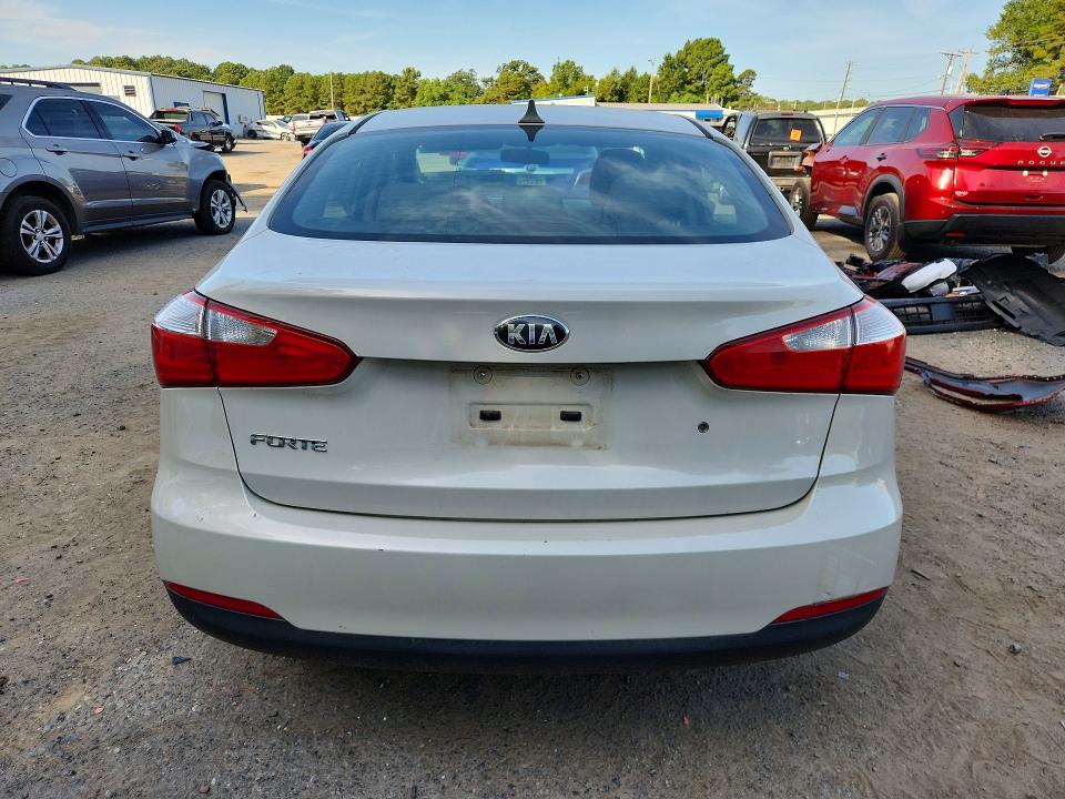 Photo 6 from auction – 2015 KIA FORTE with VIN KNAFK4A61F5304509