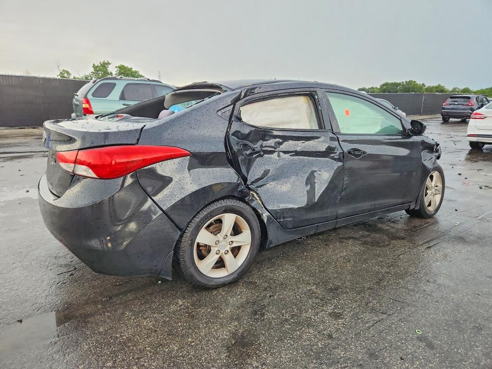 Photo 3 from auction – 2012 HYUNDAI ELANTRA with VIN KMHDH4AE6CU407518