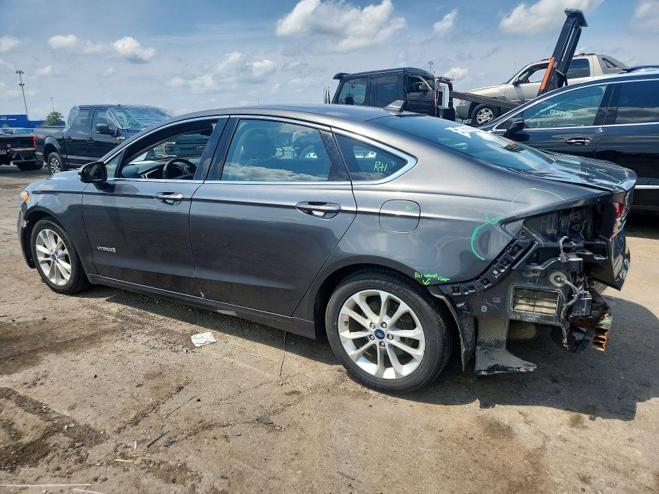 Снимка 2 от търг – 2019 FORD FUSION с VIN 3FA6P0MU1KR155863
