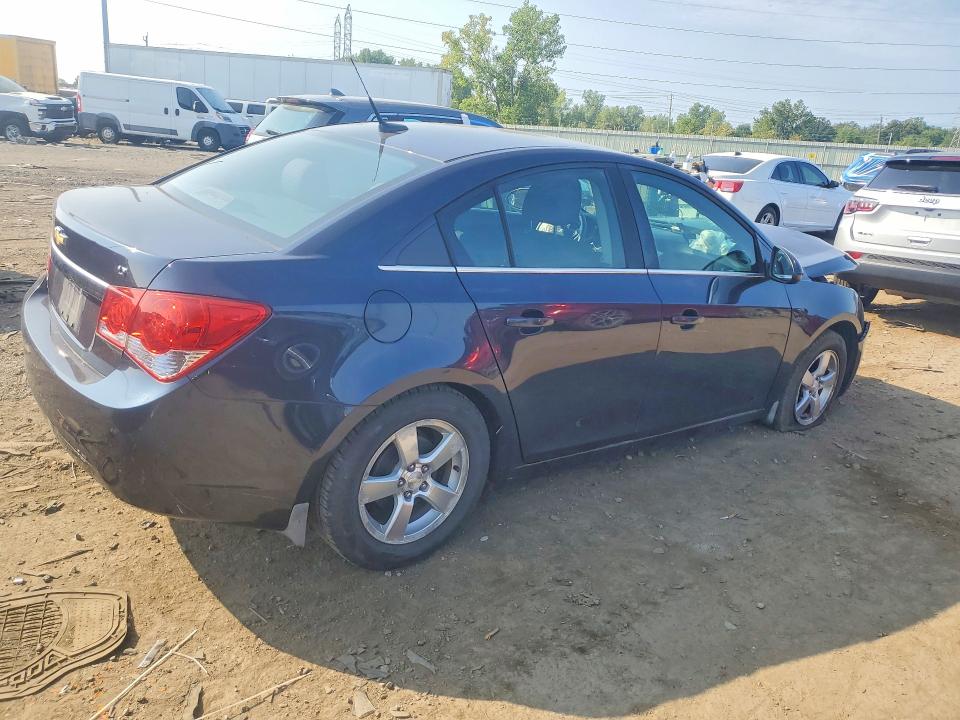 Photo 3 from auction – 2014 CHEVROLET CRUZE with VIN 1G1PC5SB3E7144425