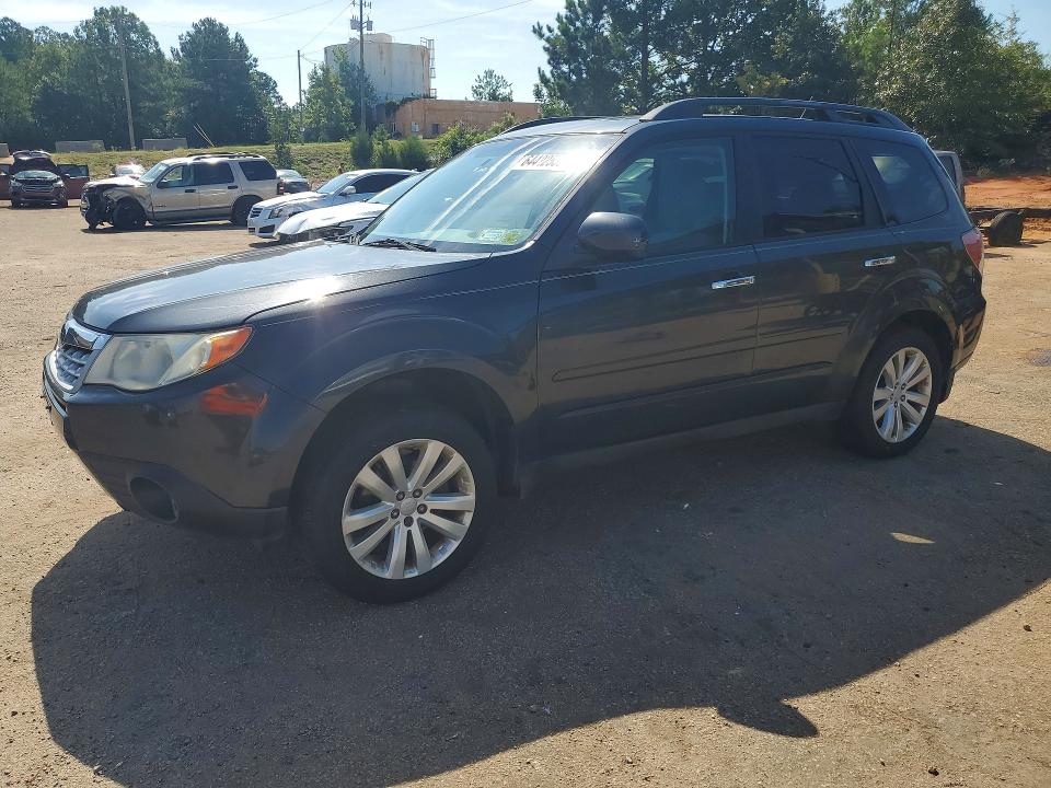 SUBARU FORESTER 2013 with VIN JF2SHADC0DH401956 - Photo from auction