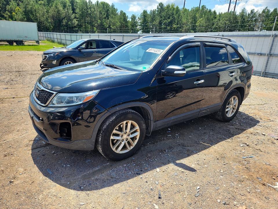 KIA SORENTO 2015 with VIN 5XYKT4A63FG655363 - Photo from auction