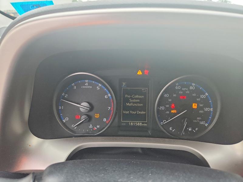 Photo 9 from auction – 2018 TOYOTA RAV4 with VIN JTMBFREV6JJ228547