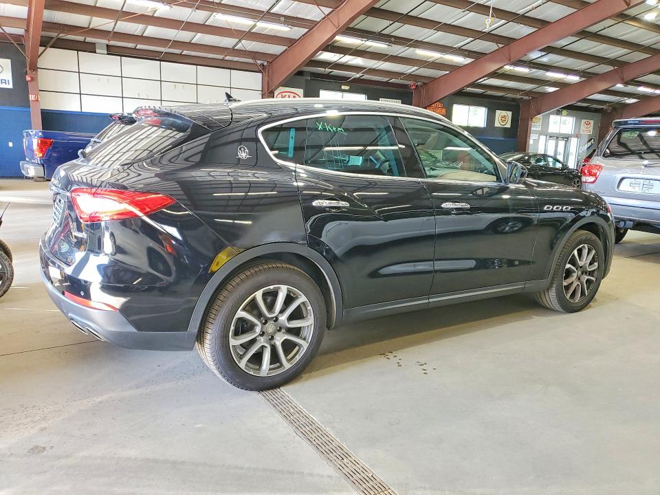 Zdjęcie 3 z aukcji – 2017 MASERATI LEVANTE z VIN ZN661YUA4HX241280