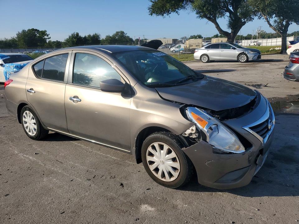 Снимка 4 от търг – 2015 NISSAN VERSA с VIN 3N1CN7AP1FL944021