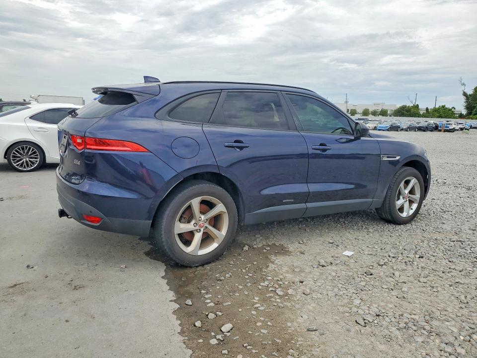 Photo 3 from auction – 2018 JAGUAR F-PACE with VIN SADCJ2FN1JA263395