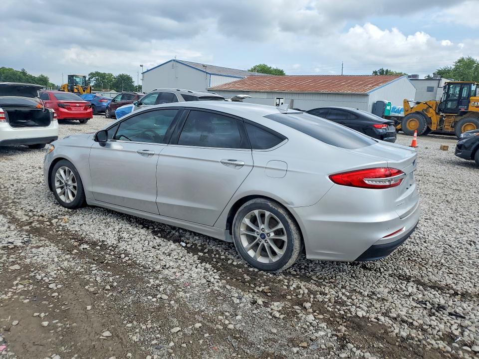 Photo 2 from auction – 2019 FORD FUSION with VIN 3FA6P0LU1KR167139
