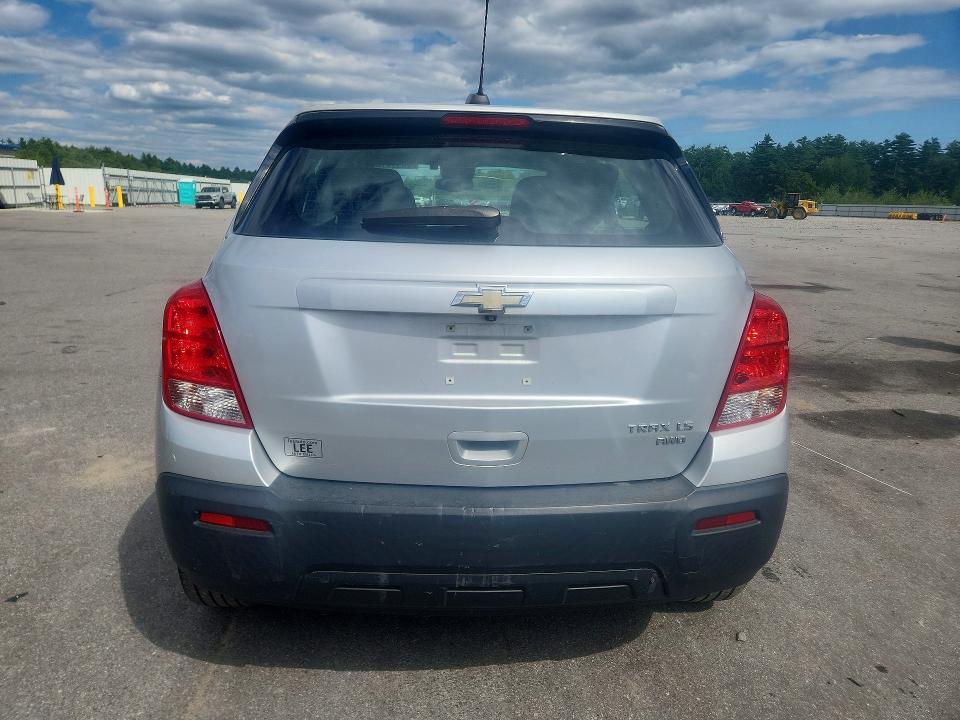 Photo 6 from auction – 2015 CHEVROLET TRAX with VIN KL7CJPSB4FB133243