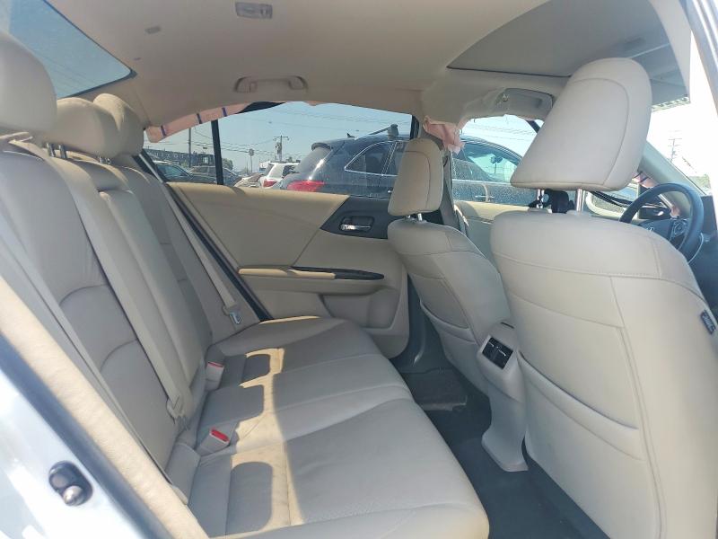 Photo 10 from auction – 2017 HONDA ACCORD with VIN JHMCR6F73HC000335