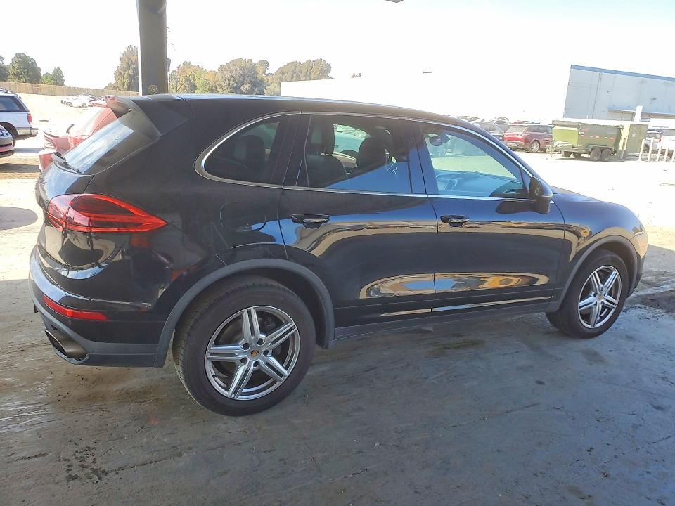 Photo 3 from auction – 2016 PORSCHE CAYENNE with VIN WP1AA2A25GKA12140
