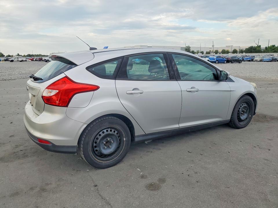Photo 3 from auction – 2012 FORD FOCUS with VIN 1FAHP3K22CL204841