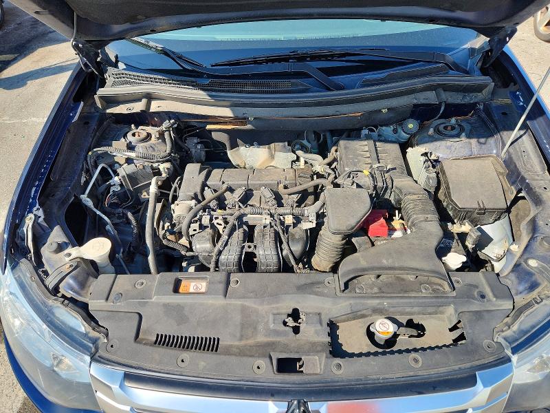 Photo 12 from auction – 2015 MITSUBISHI OUTLANDER with VIN JA4AD3A34FZ007793