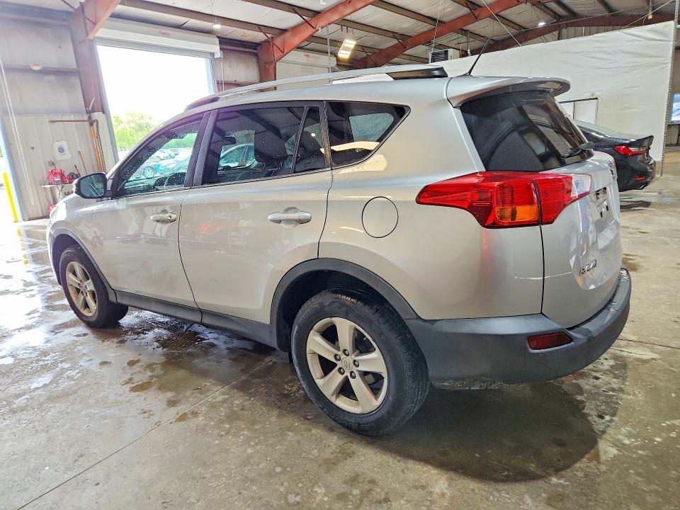 Photo 2 from auction – 2013 TOYOTA RAV4 with VIN 2T3RFREVXDW101062