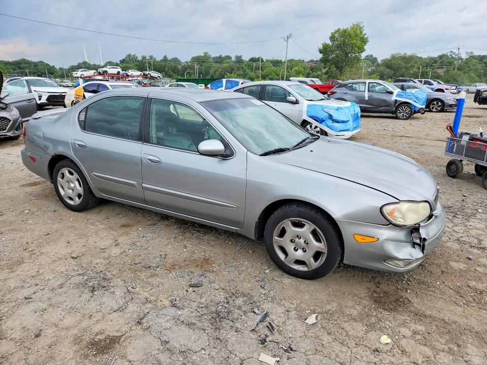 Photo 4 from auction – 2000 INFINITI I30 with VIN JNKCA31A9YT113683