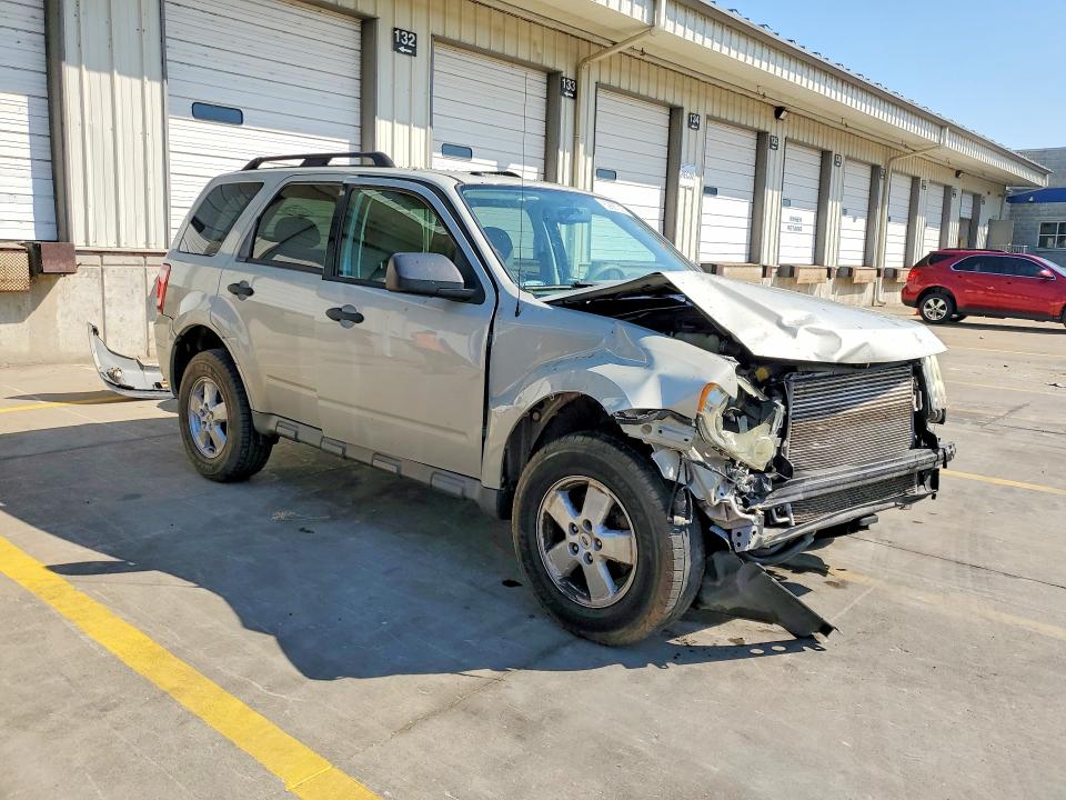 Photo 4 from auction – 2009 FORD ESCAPE with VIN 1FMCU03G29KA58571