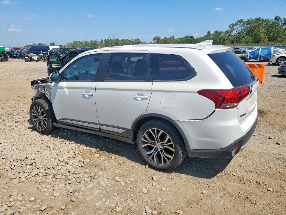 Photo 2 from auction – 2018 MITSUBISHI OUTLANDER with VIN JA4AD3A32JZ039666