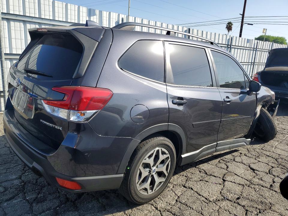 Photo 3 from auction – 2019 SUBARU FORESTER with VIN JF2SKAGC7KH422801