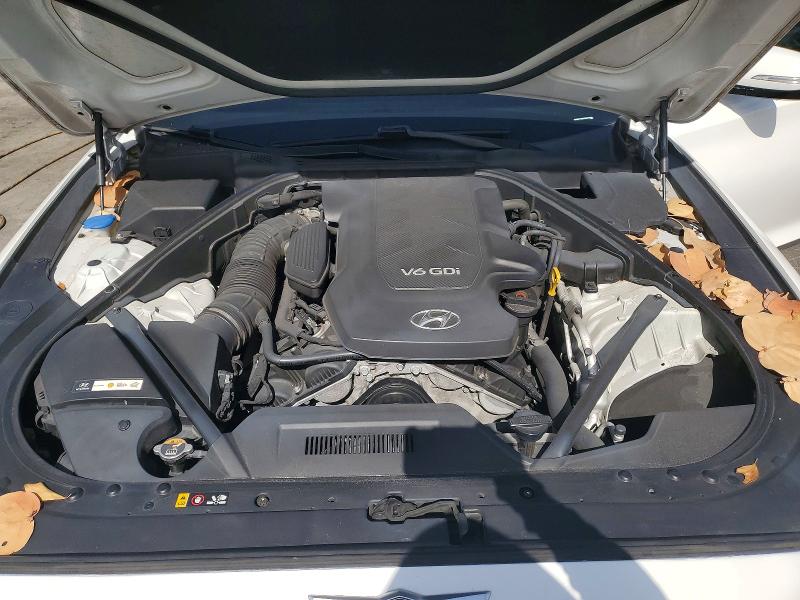 Photo 11 from auction – 2016 HYUNDAI GENESIS with VIN KMHGN4JEXGU133803