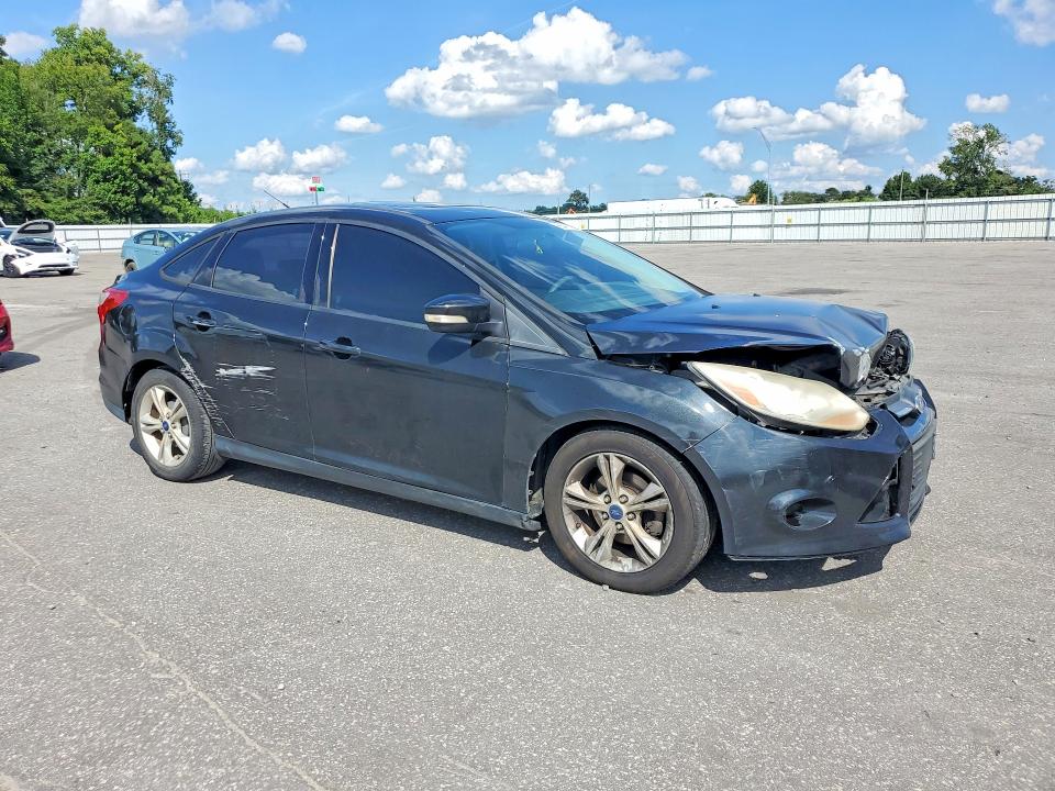 Photo 4 from auction – 2014 FORD FOCUS with VIN 1FADP3F2XEL435532