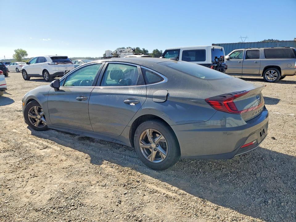 Снимка 2 от търг – 2021 HYUNDAI SONATA с VIN 5NPEG4JA8MH080527