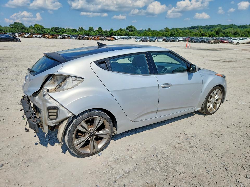 Photo 3 from auction – 2014 HYUNDAI VELOSTER with VIN KMHTC6AD8EU194930