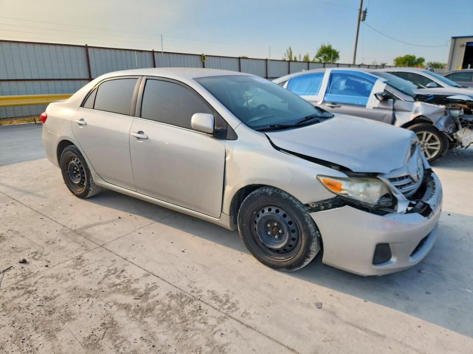 Фото 4 с аукциона – 2013 TOYOTA COROLLA с VIN 5YFBU4EE0DP215348