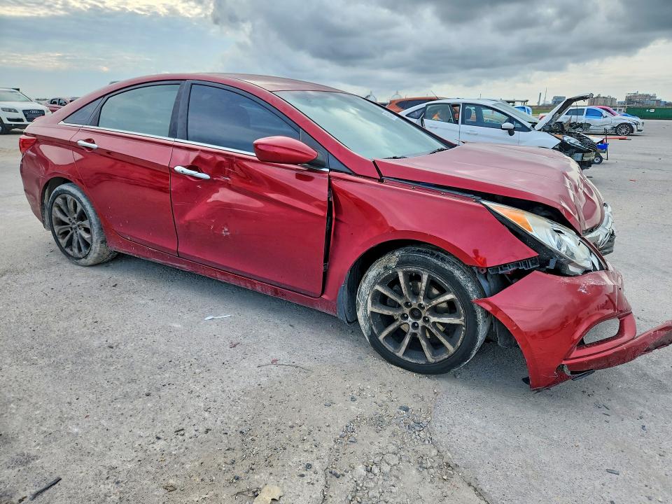 Photo 4 from auction – 2012 HYUNDAI SONATA with VIN 5NPEC4AB2CH427076