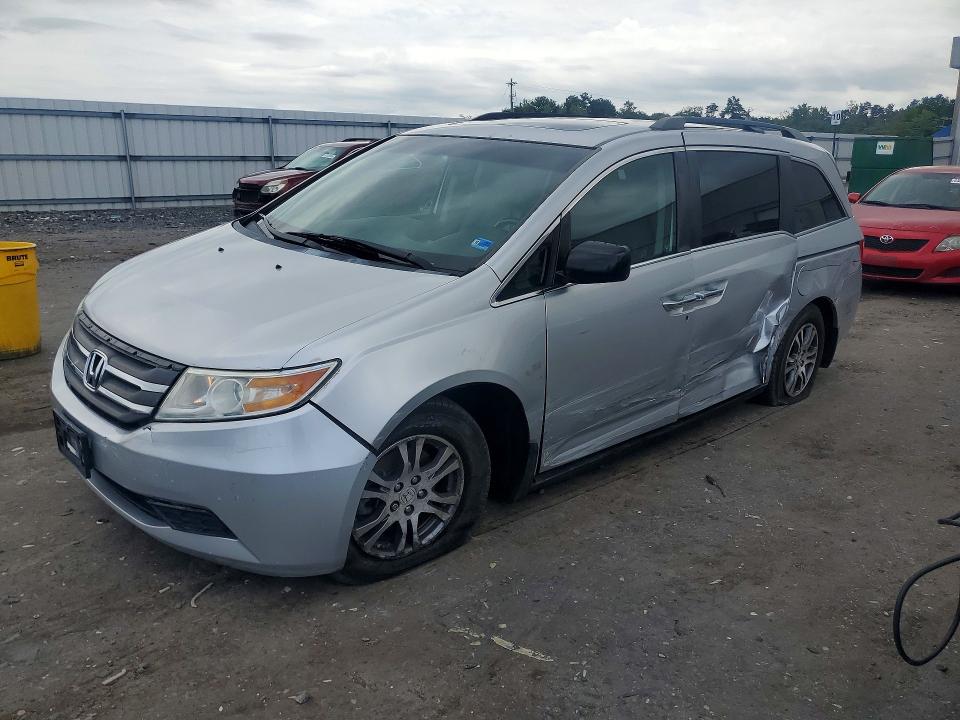 HONDA ODYSSEY 2011 with VIN 5FNRL5H61BB088825 - Photo from auction