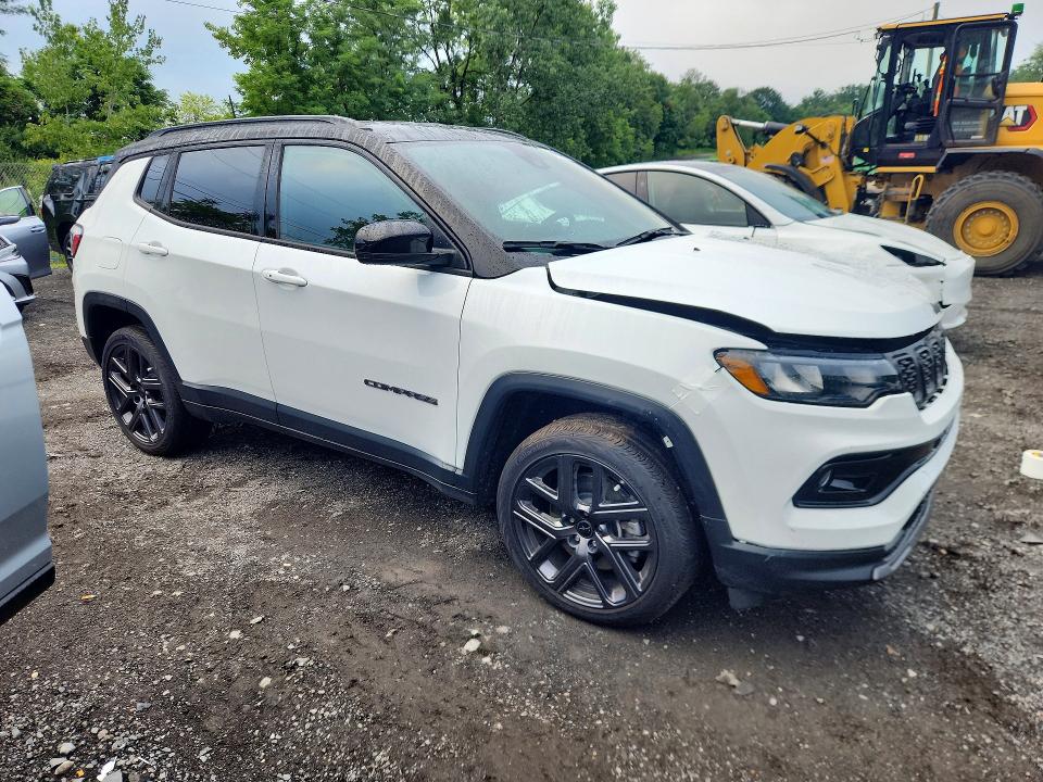 Foto 4 de la subasta – 2026 JEEP COMPASS con VIN 3C4NJDCN6TT202639
