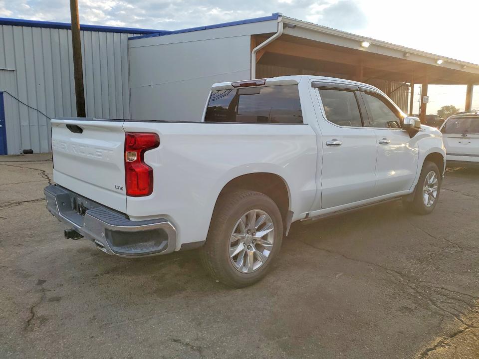 Photo 3 from auction – 2021 CHEVROLET SILVERADO with VIN 1GCUYGET0MZ405797