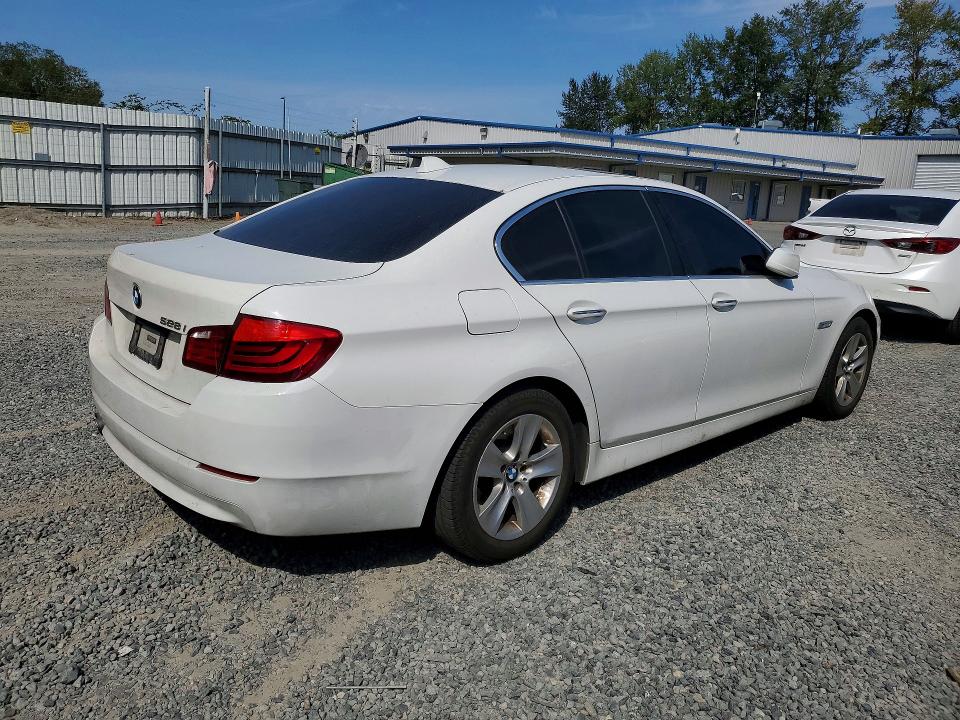 Photo 3 from auction – 2013 BMW 528 with VIN WBAXG5C50DD229966
