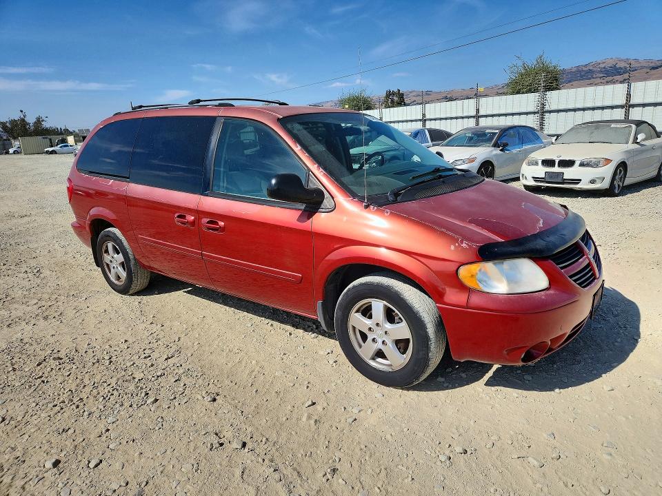 Photo 4 from auction – 2007 DODGE GRAND CARAVAN with VIN 2D8GP44LX7R318974