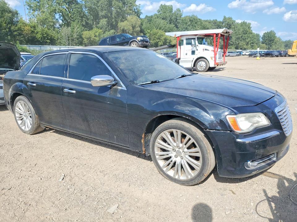 Photo 4 from auction – 2011 CHRYSLER 300 with VIN 2C3CA5CG5BH599528
