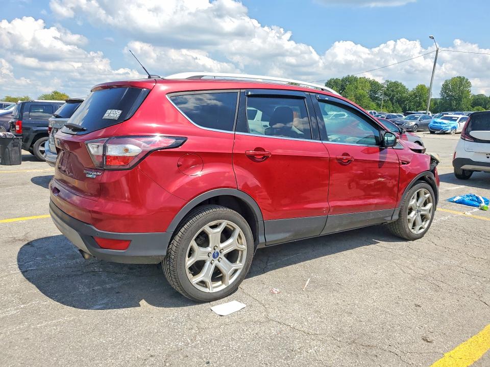 Photo 3 from auction – 2017 FORD ESCAPE with VIN 1FMCU9J94HUB23173