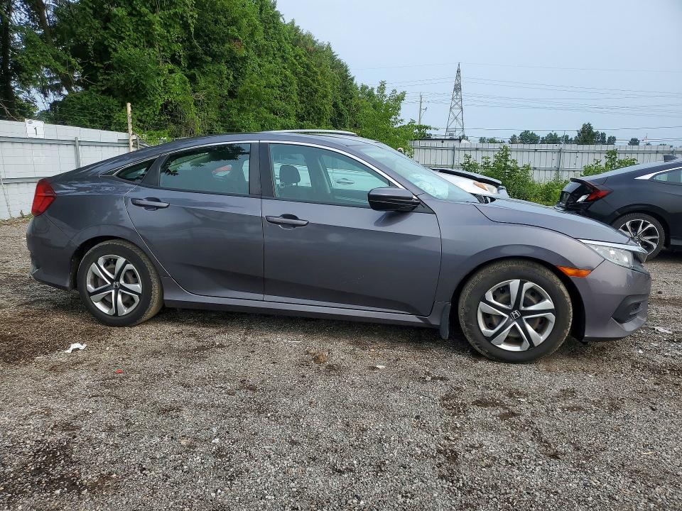 Photo 4 from auction – 2018 HONDA CIVIC with VIN 2HGFC2F52JH032950
